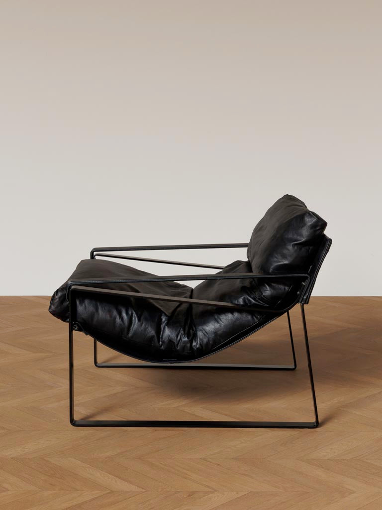 Fauteuil lounge noir salon contemporain — Bōme