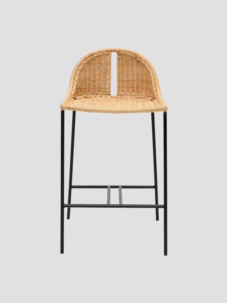 Chaise de bar rotin bois clair fer noir Bermuda vue de face — Bōme