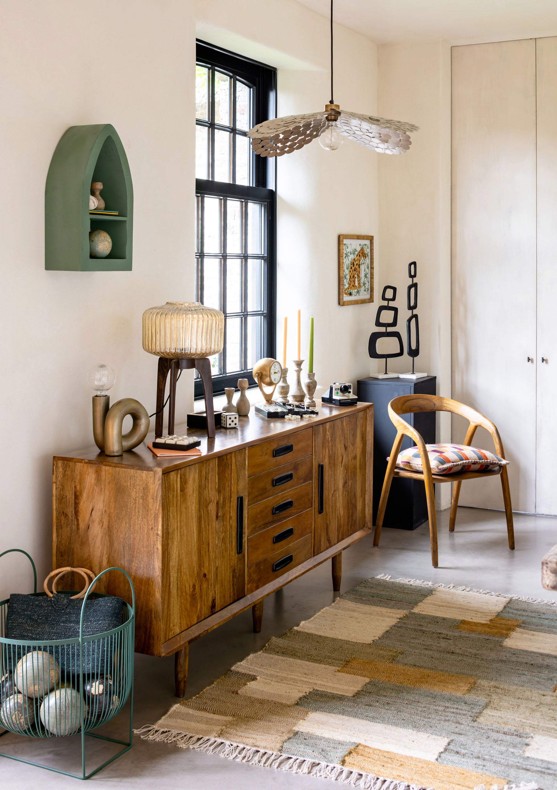 Chaise Lennor autour dans un salon— Bōme