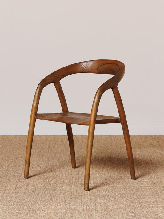 Chaise bois Sungkai foncé Lennor vue de face — Bōme