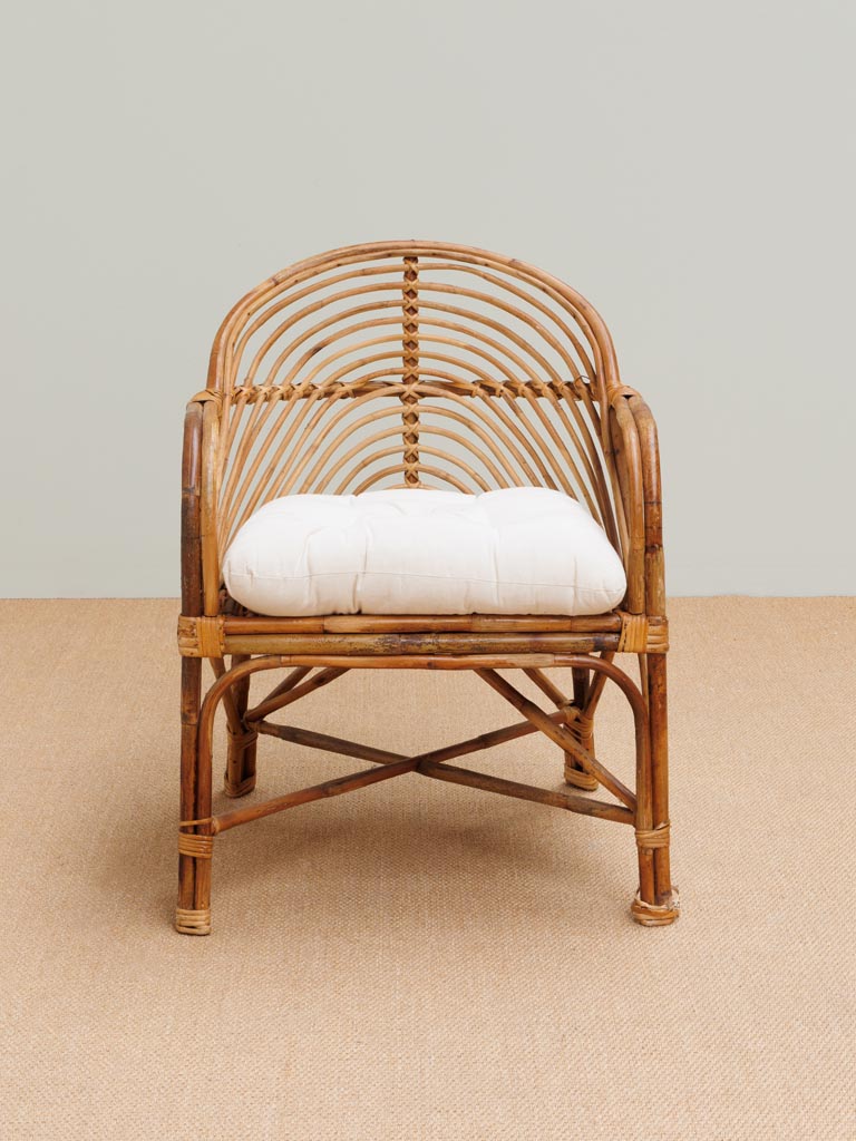 Chaise rotin naturel coussin blanc Manille vue de face — Bōme