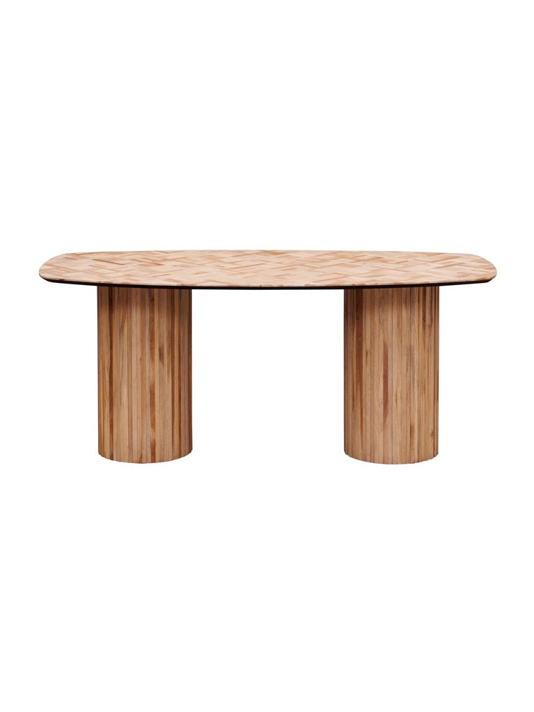 Table à dîner Alezan teck massif sculptural fond neutre — Bōme