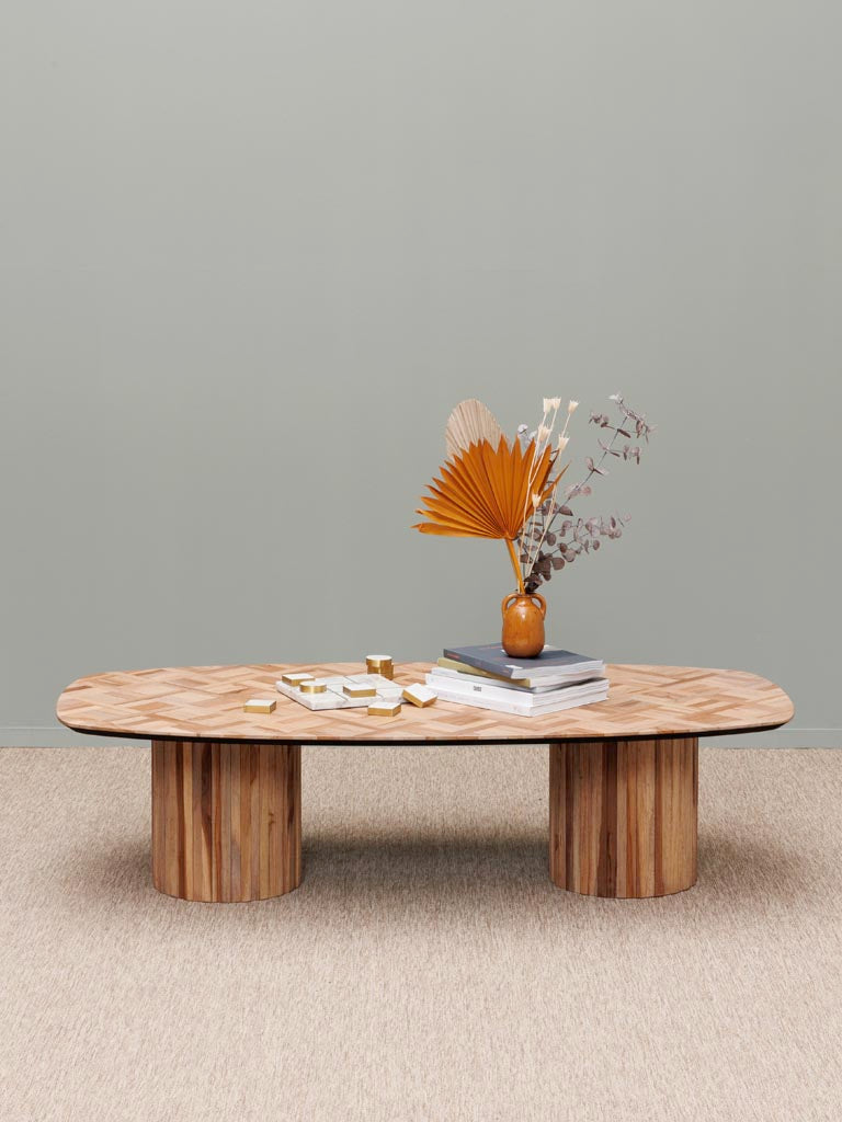 Table basse ovale teck chevrons Alezan 150 cm vue de face — Bōme