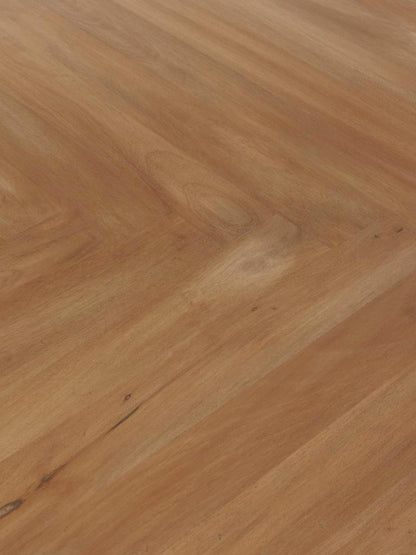 Détail assemblage style parquet manguier bois clair table Demira — Bōme