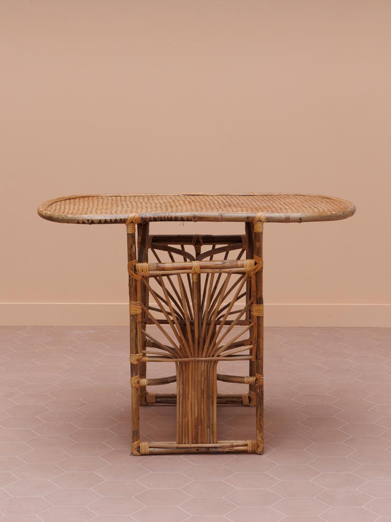 Détail structure éventail rotin naturel pieds table Trinidad — Bōme
