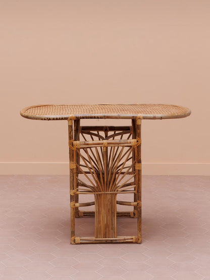 Détail structure éventail rotin naturel pieds table Trinidad — Bōme