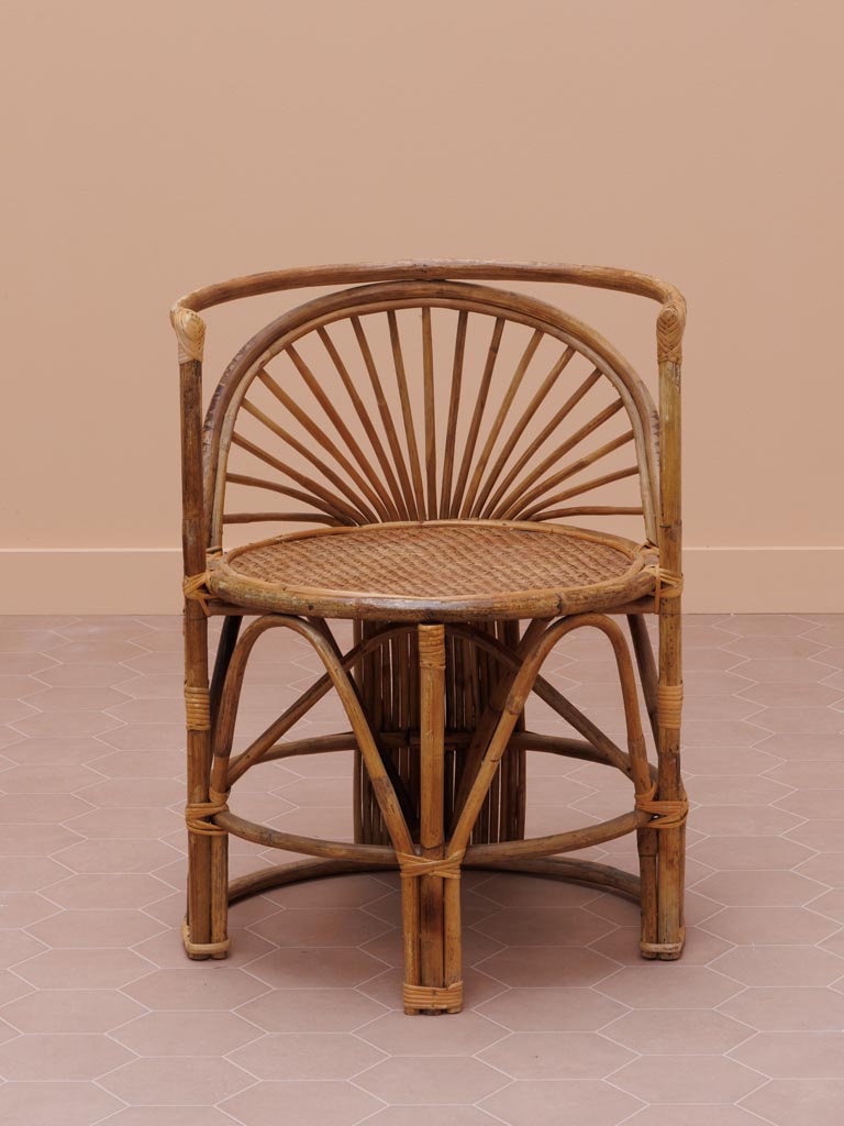 Détail dossier motif éventail chaise rotin Trinidad — Bōme
