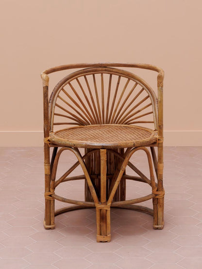 Détail dossier motif éventail chaise rotin Trinidad — Bōme