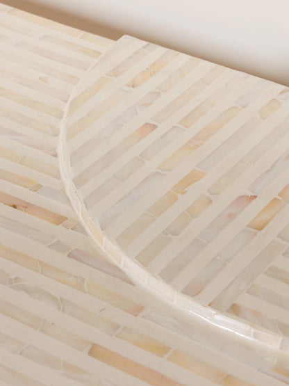 Détail marqueterie bambou tressé ivoire console Athènes — Bōme