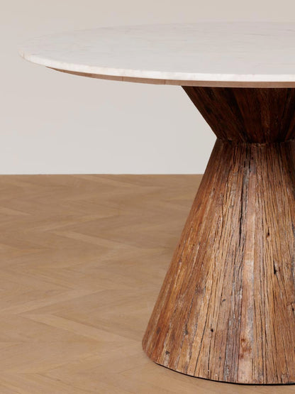 Détail texture bois recyclé base tronconique table Alba — Bōme