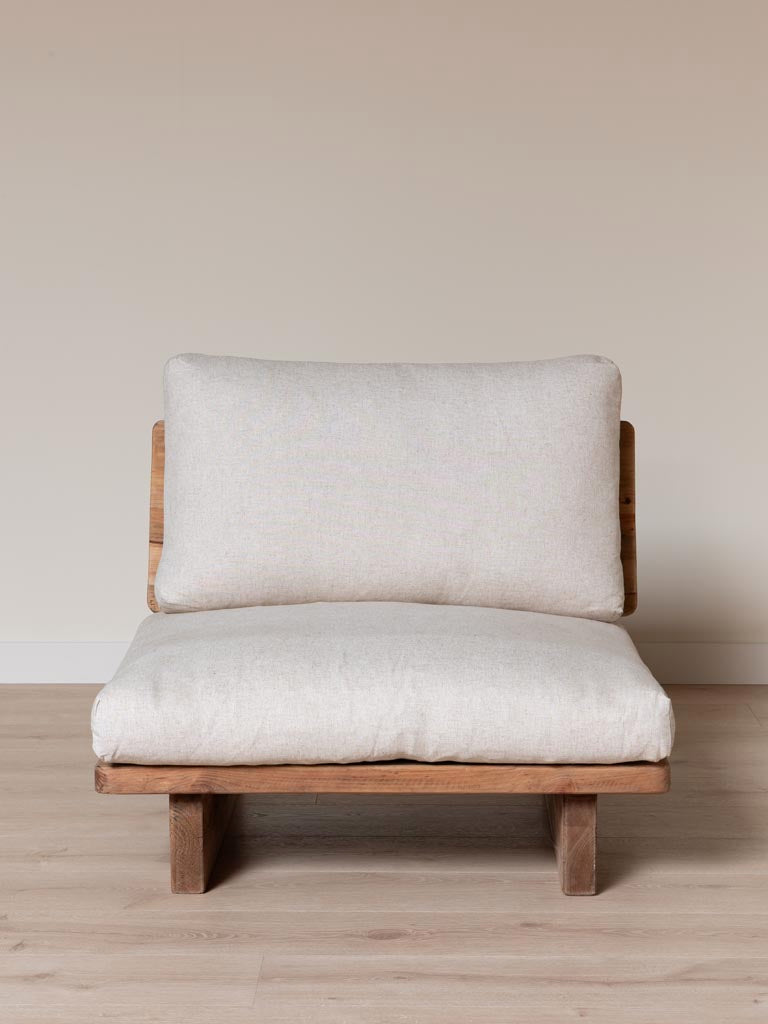 Fauteuil tissu beige pin recyclé Nordic Chic vue de face — Bōme
