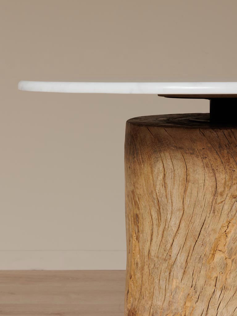 Détail souche bois recyclé brut fissures naturelles table Mawo — Bōme