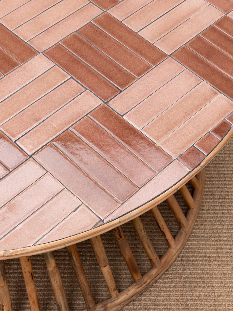Détail carreaux céramique rose terracotta damier table Chandra — Bōme
