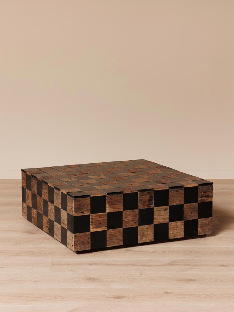 Table basse damier bois recyclé marbre noir Kadrie angle 3/4 — Bōme