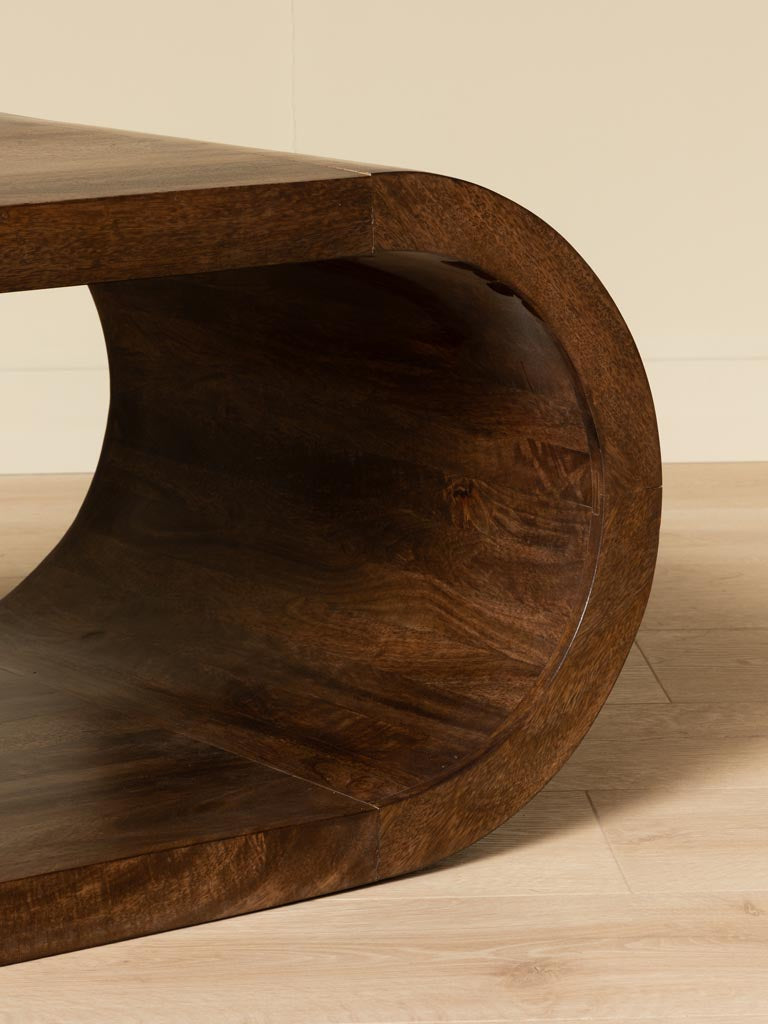 Détail courbe arrondie manguier table basse Looping — Bōme