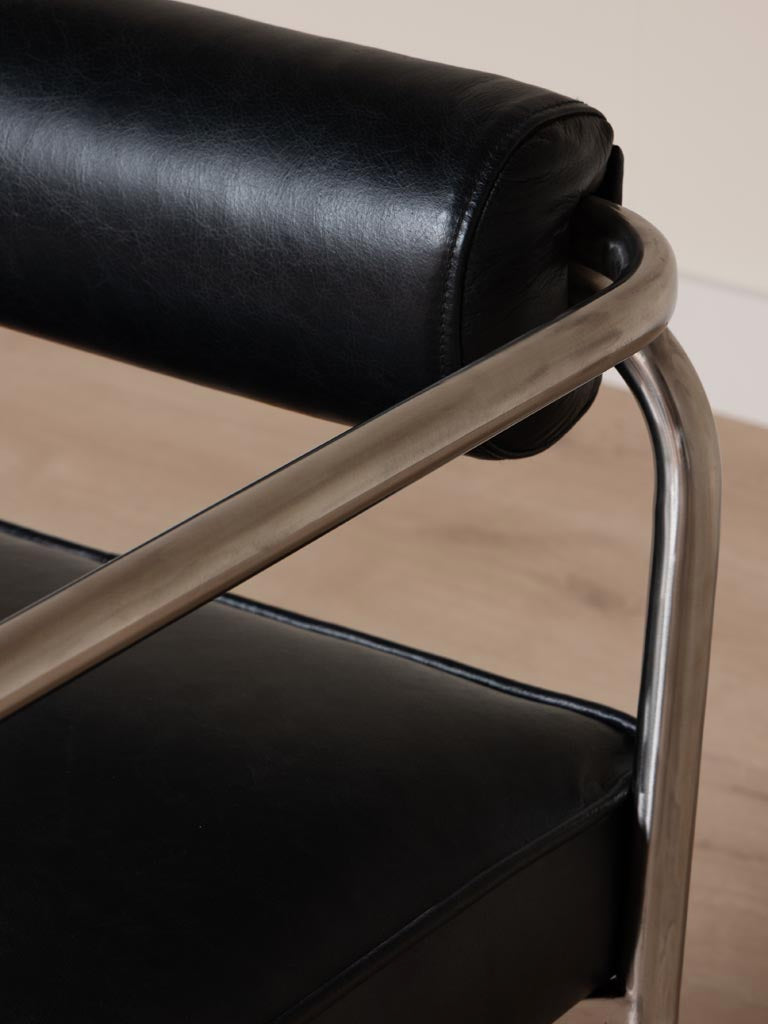 Détail assise et structure fauteuil compact Tubica — Bōme