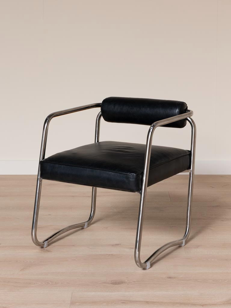 Petit fauteuil design compact Tubica vue de face — Bōme