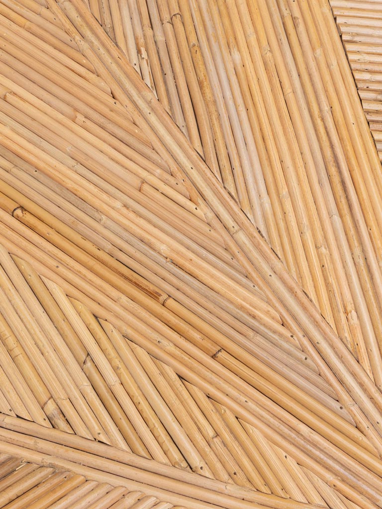 Détail motif chevrons rotin naturel bois clair table basse Carica — Bōme