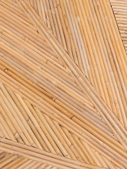 Détail motif chevrons rotin naturel bois clair table basse Carica — Bōme