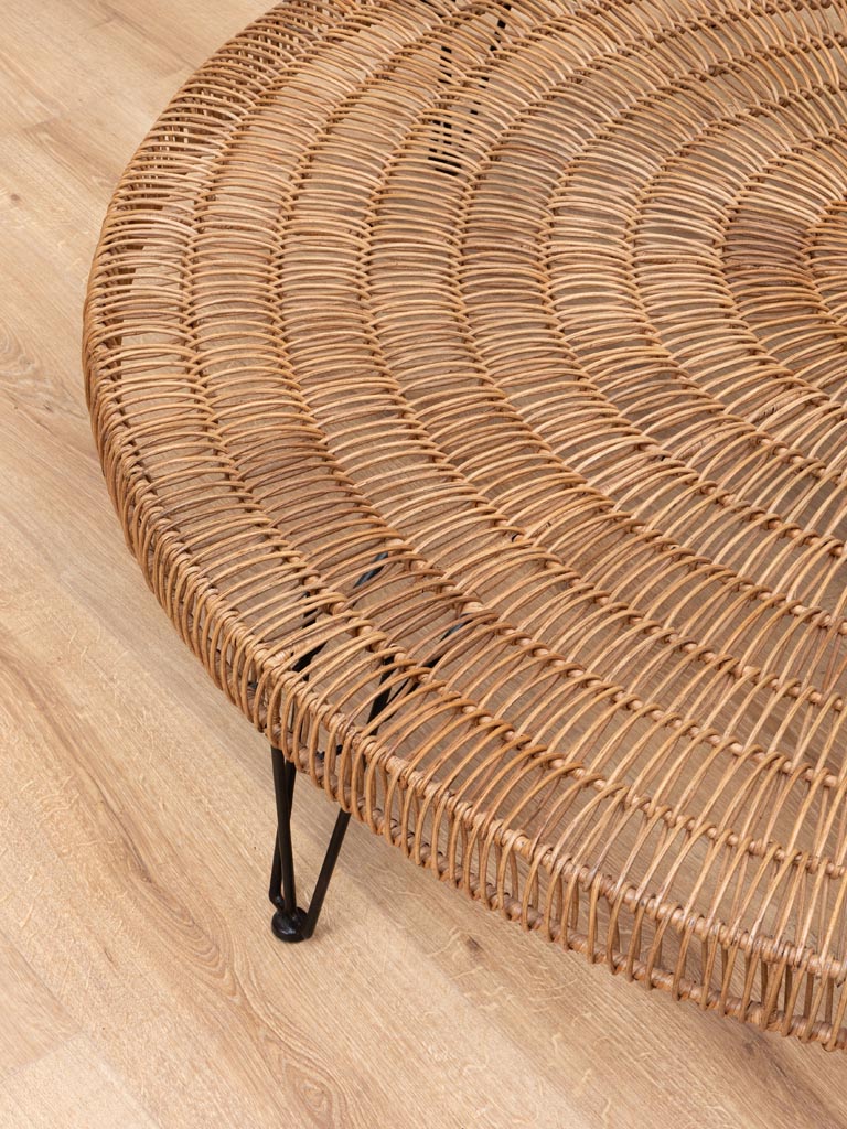 Détail tressage spirale concentrique rotin naturel table Obane — Bōme