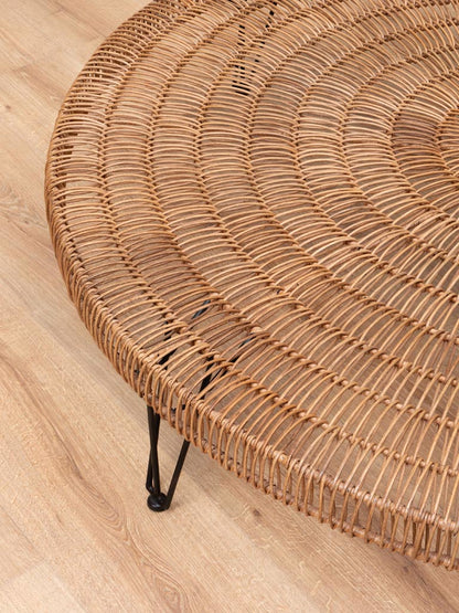 Détail tressage spirale concentrique rotin naturel table Obane — Bōme