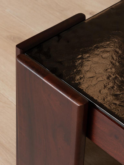 Détail verre texturé effet pierre bronze table basse Templo — Bōme