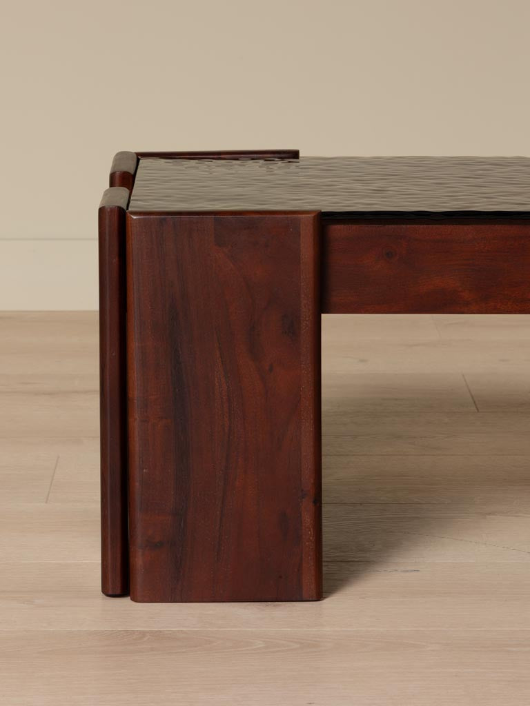 Détail cadre acacia massif teinté marron table Templo — Bōme